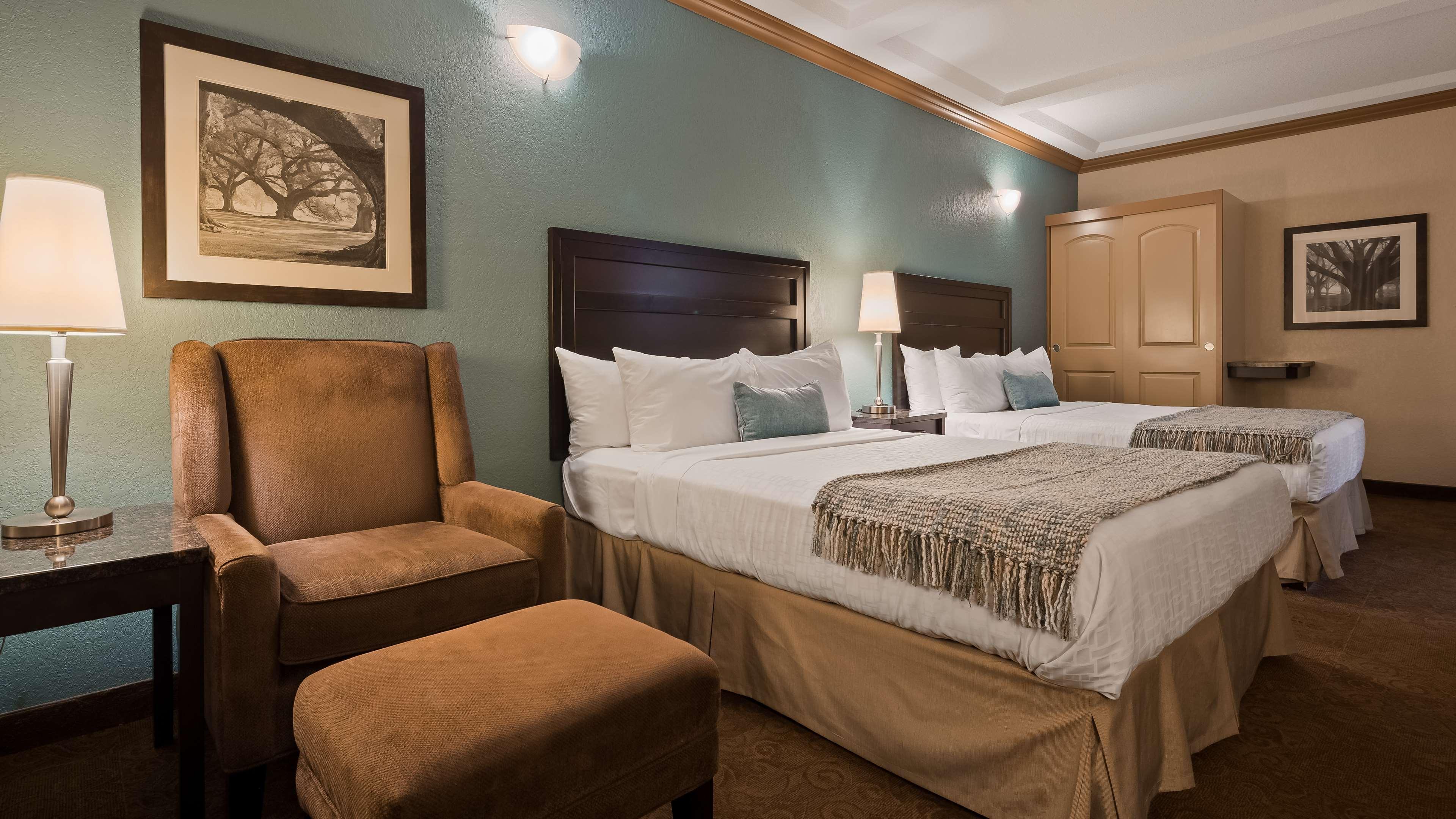 Best Western Plus Kamloops Hotel Экстерьер фото
