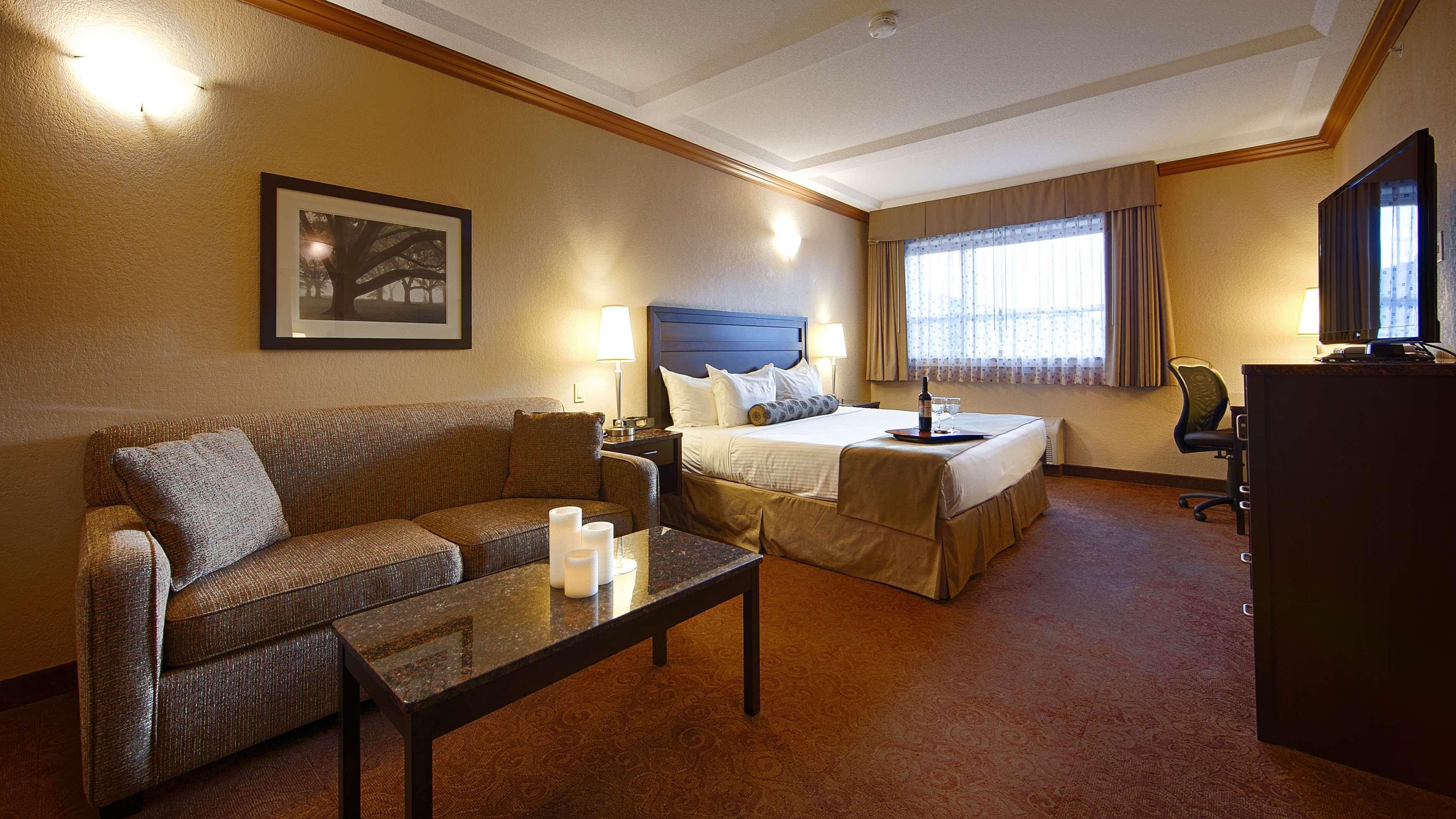 Best Western Plus Kamloops Hotel Экстерьер фото