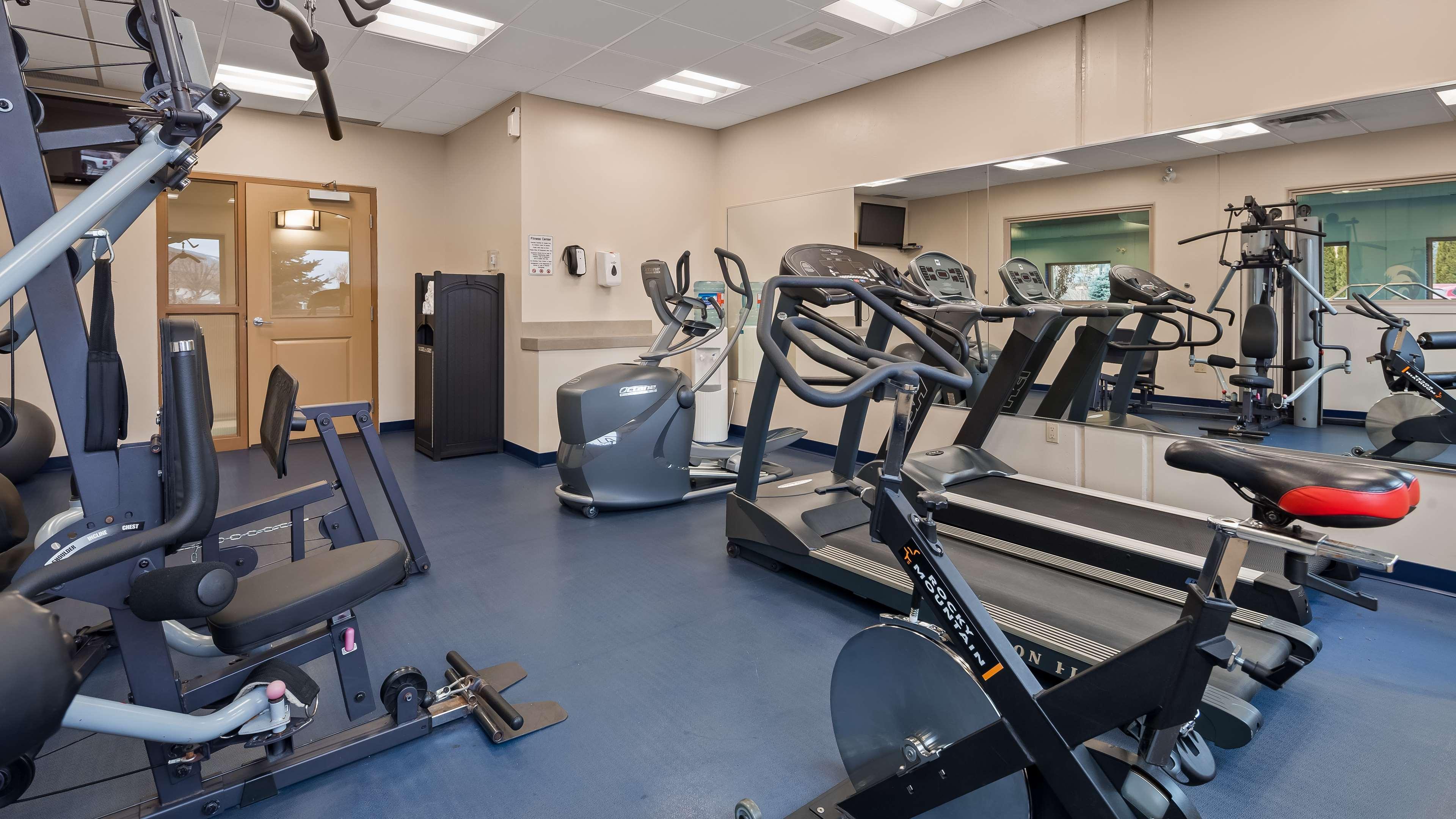 Best Western Plus Kamloops Hotel Экстерьер фото