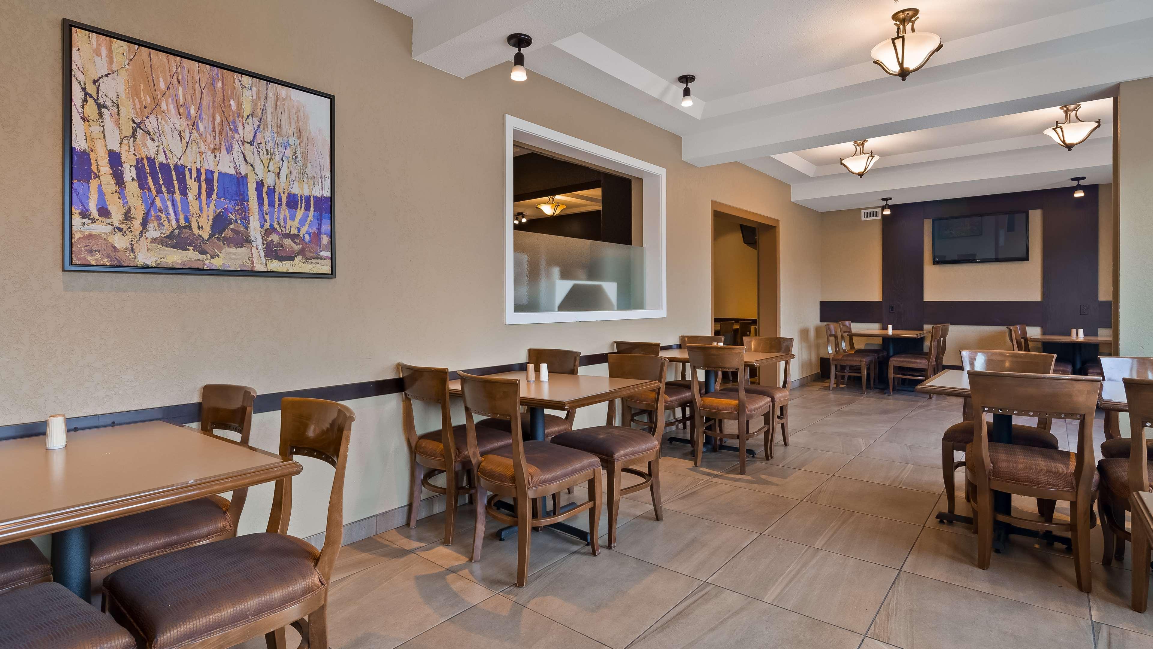 Best Western Plus Kamloops Hotel Экстерьер фото