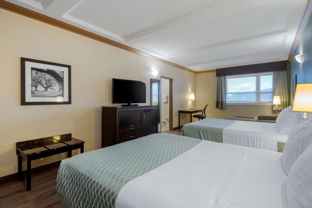 Best Western Plus Kamloops Hotel Экстерьер фото