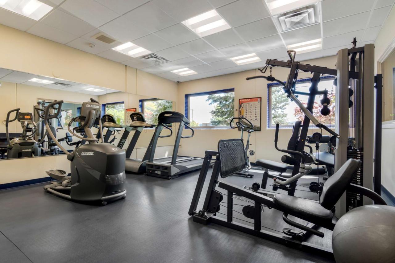 Best Western Plus Kamloops Hotel Экстерьер фото