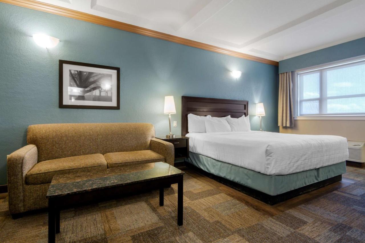 Best Western Plus Kamloops Hotel Экстерьер фото
