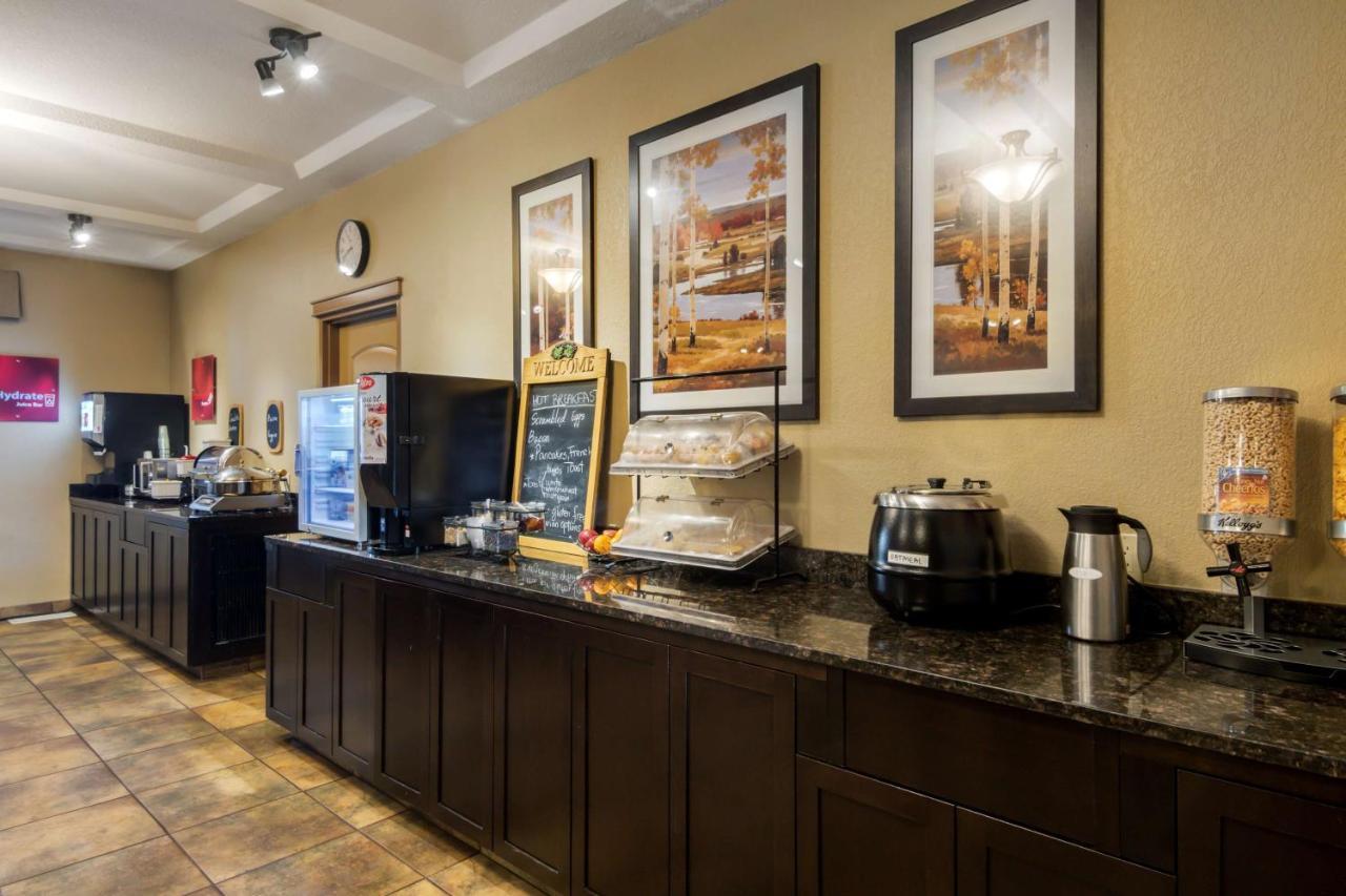 Best Western Plus Kamloops Hotel Экстерьер фото