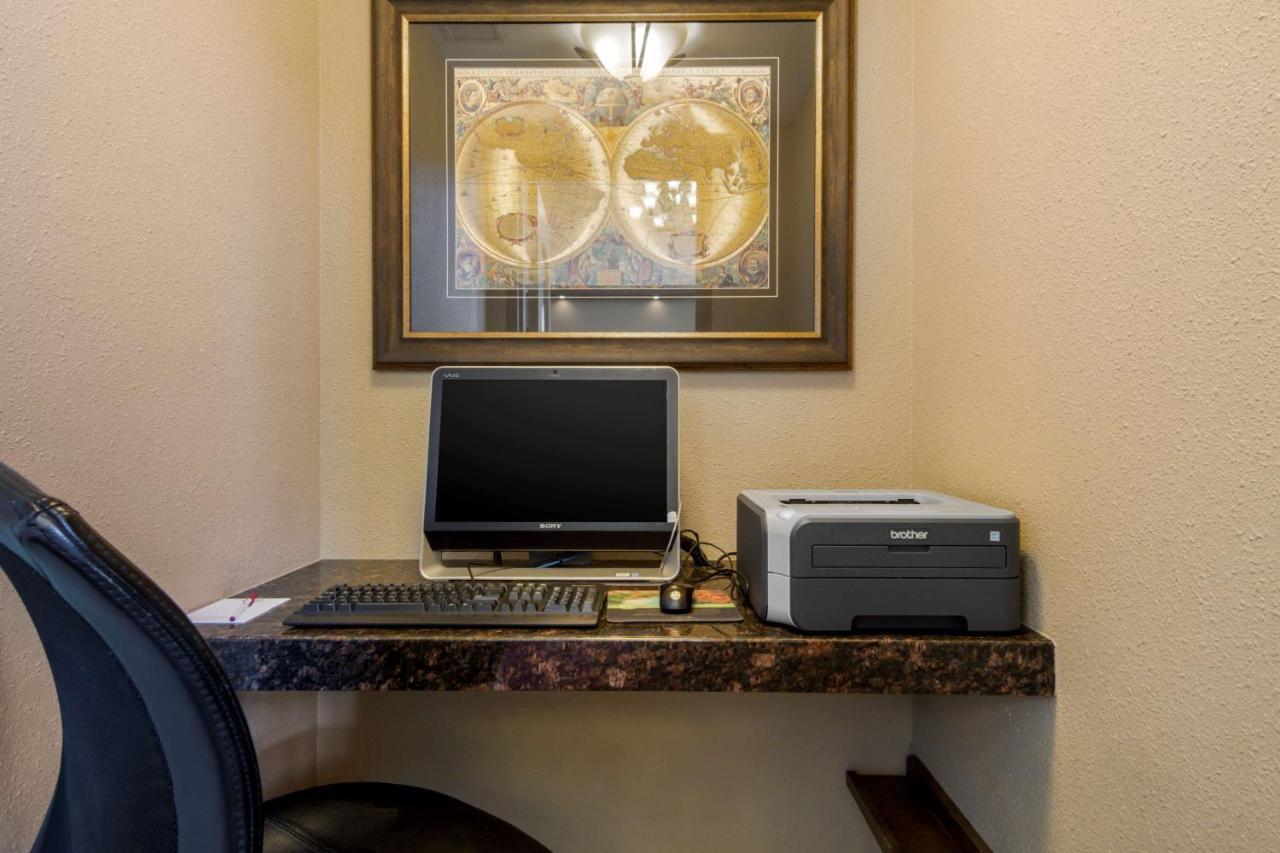 Best Western Plus Kamloops Hotel Экстерьер фото