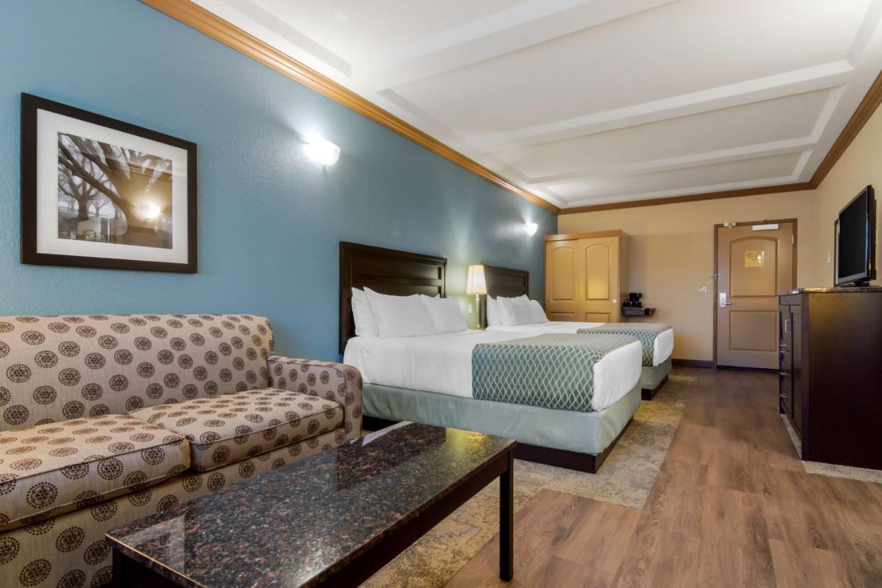 Best Western Plus Kamloops Hotel Экстерьер фото