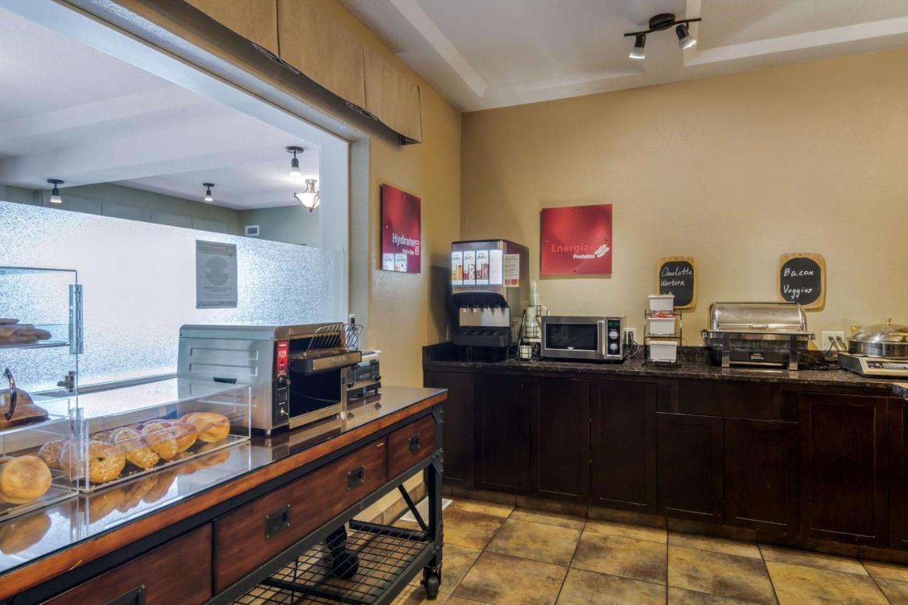 Best Western Plus Kamloops Hotel Экстерьер фото