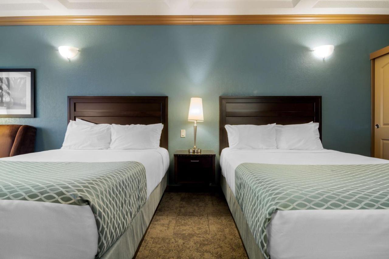 Best Western Plus Kamloops Hotel Экстерьер фото